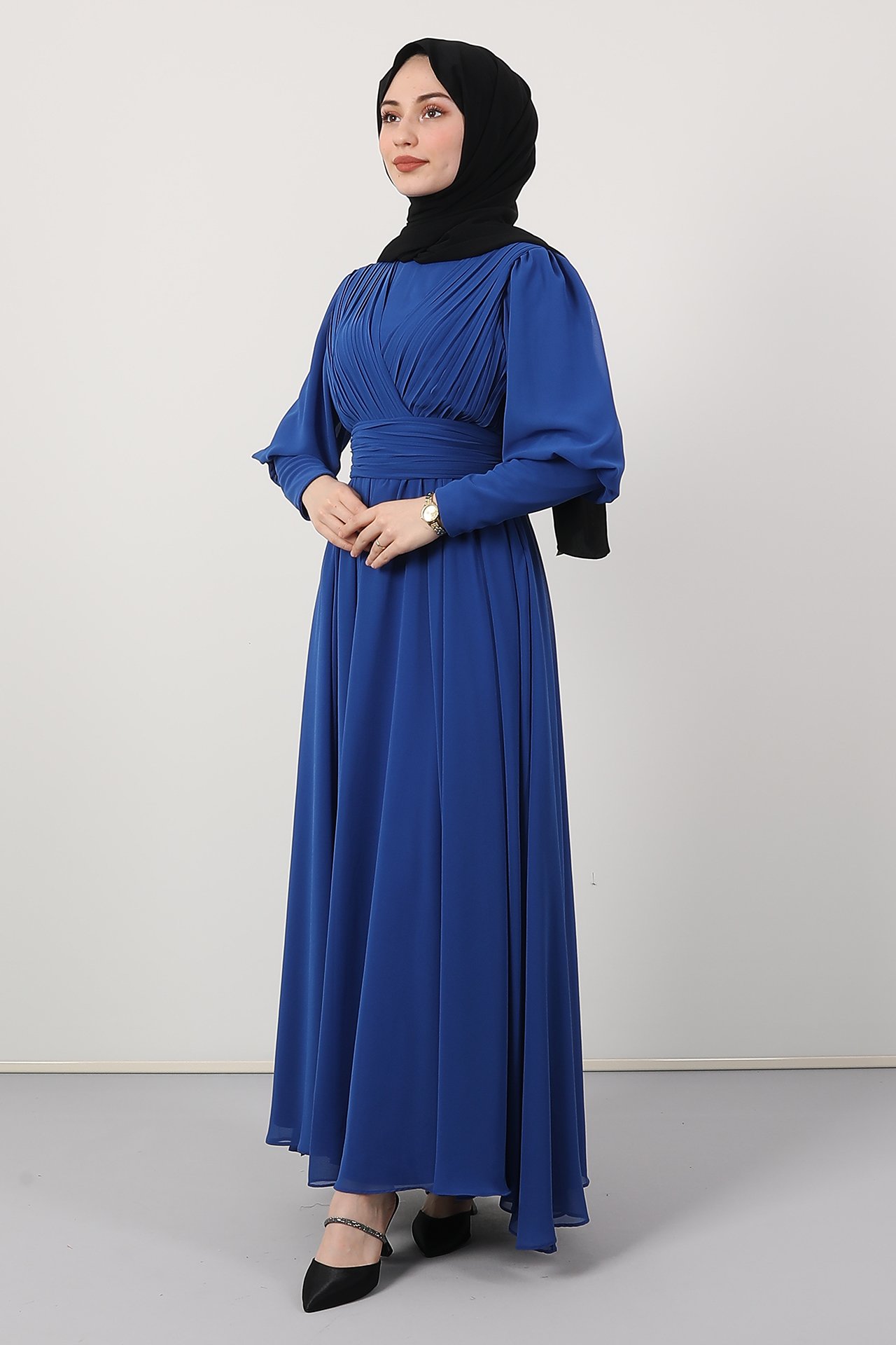 GİZAGİYİM - Kol Manşetli Piliseli Elbise Gece Mavi