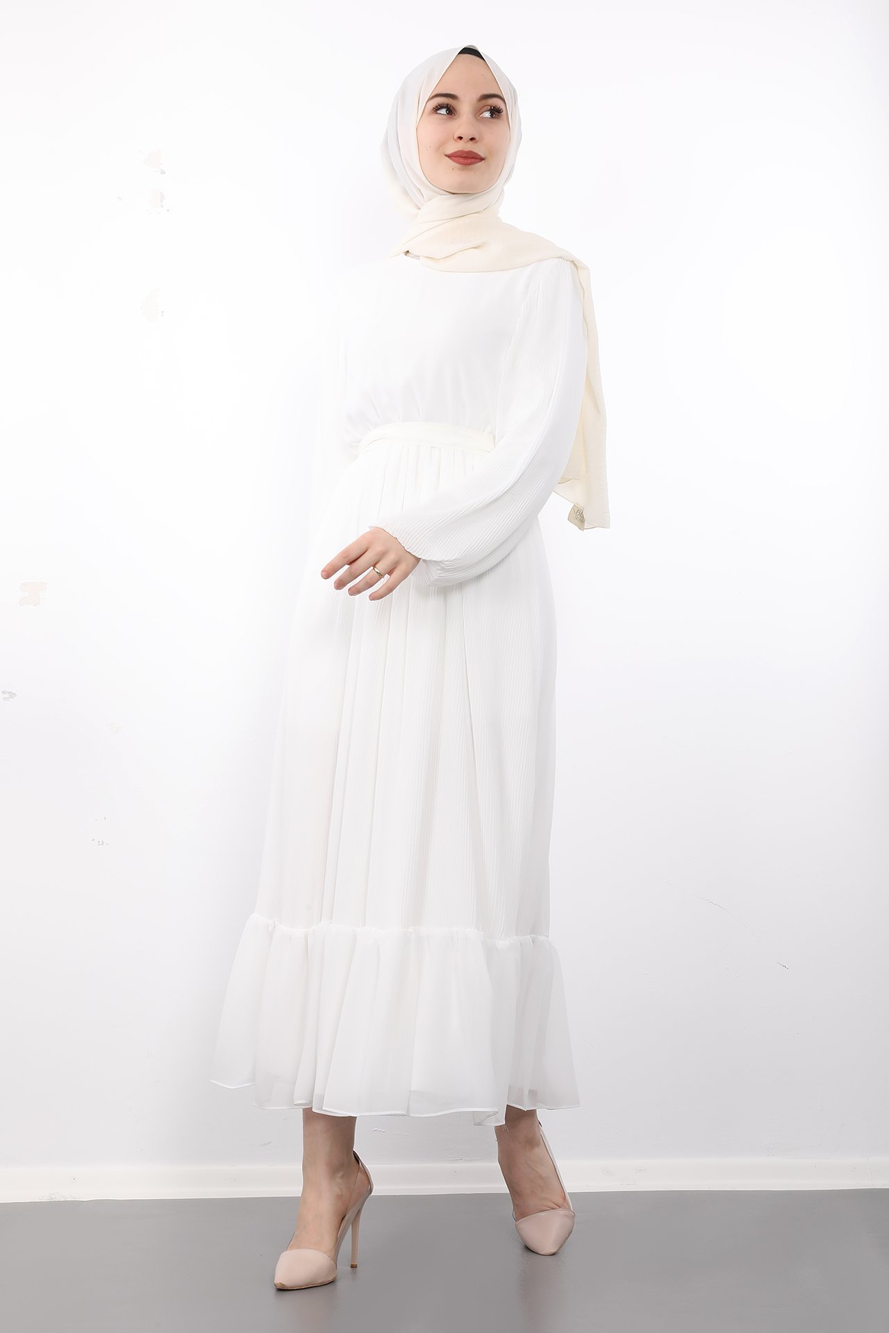 GİZAGİYİM - Kolu Lastikli Pilisoley Elbise Beyaz