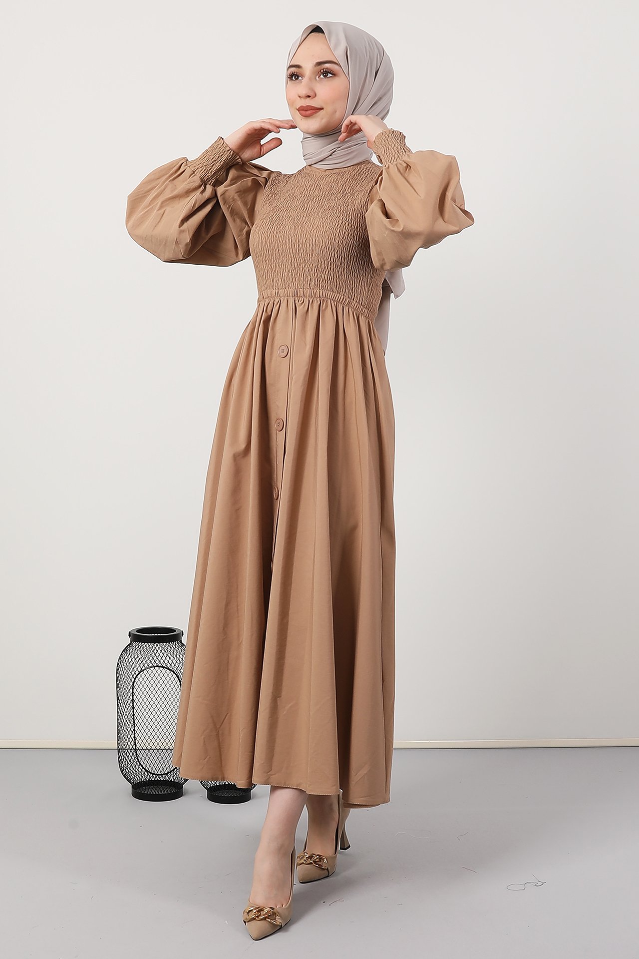 GİZAGİYİM - Düğme Detay Gipeli Elbise Bisküvi