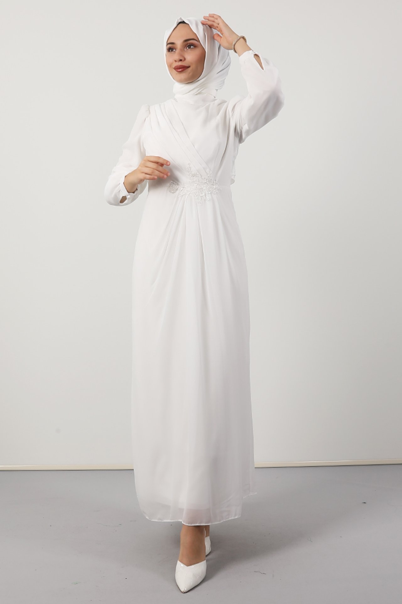 GİZAGİYİM - Beli İşlemeli Şifon Elbise Beyaz
