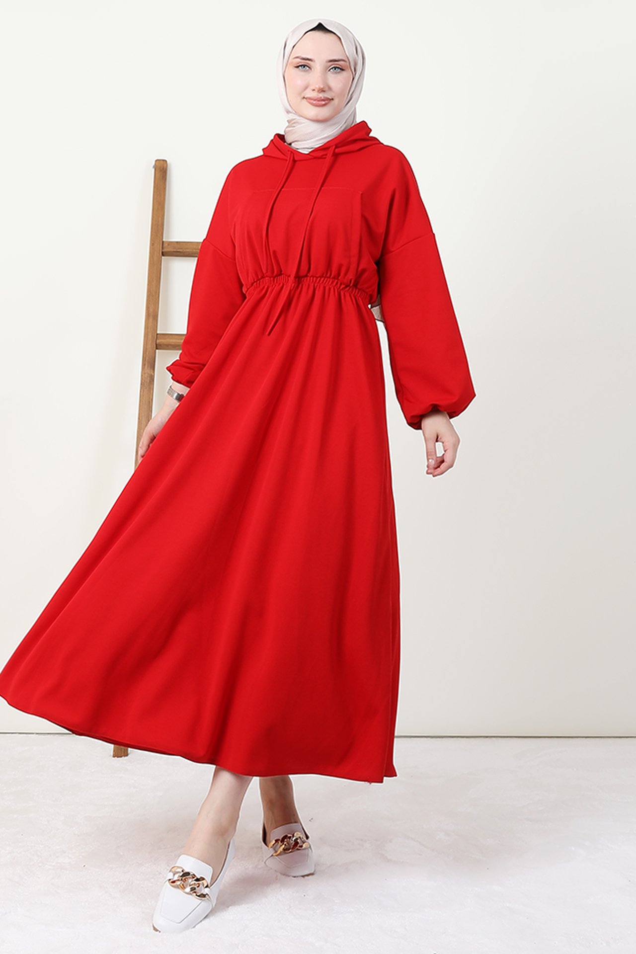 GİZAGİYİM - Göğsü Cepli Kapüşonlu Elbise Kırmızı