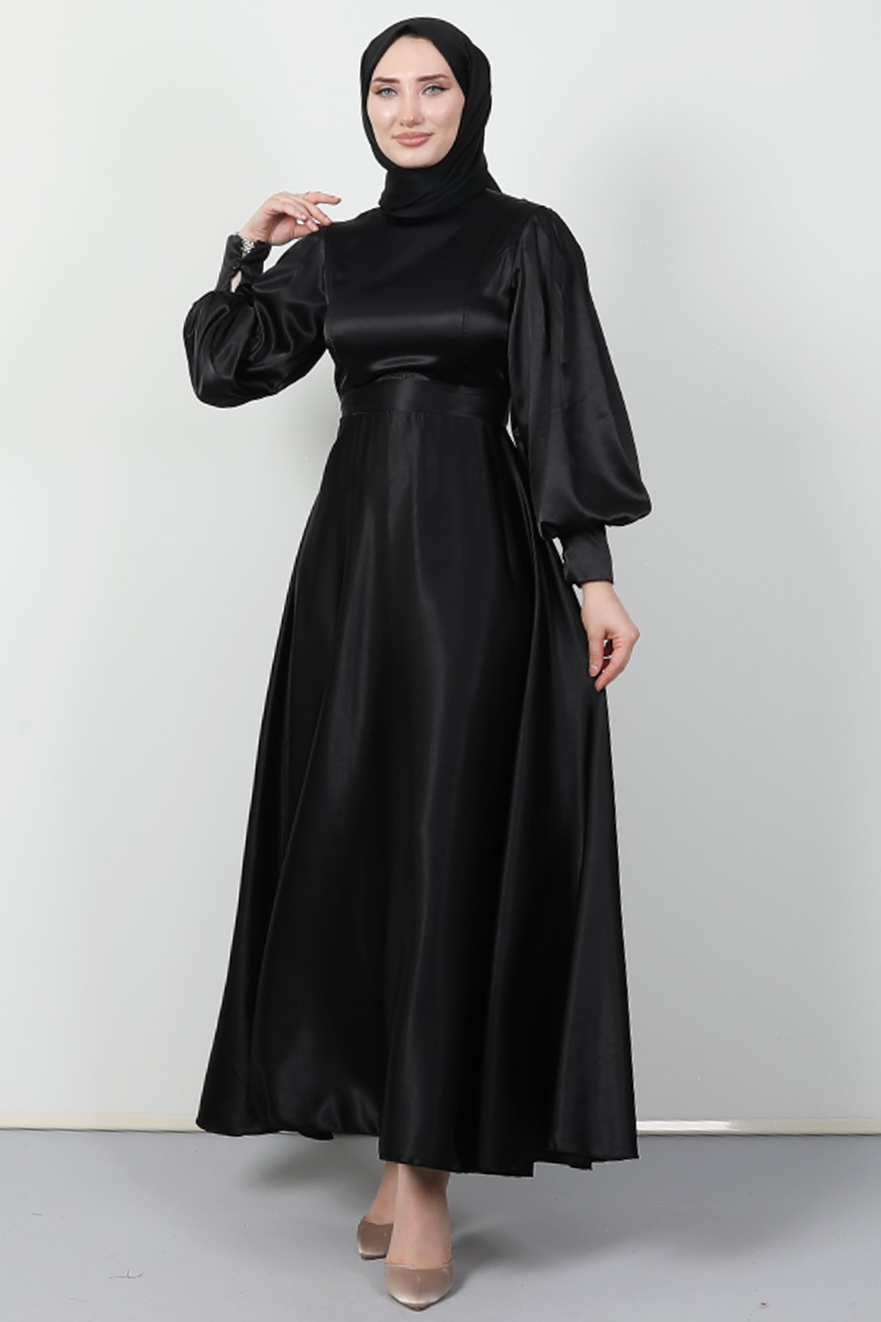 GİZAGİYİM - Kuşaklı Kloş Saten Elbise Siyah