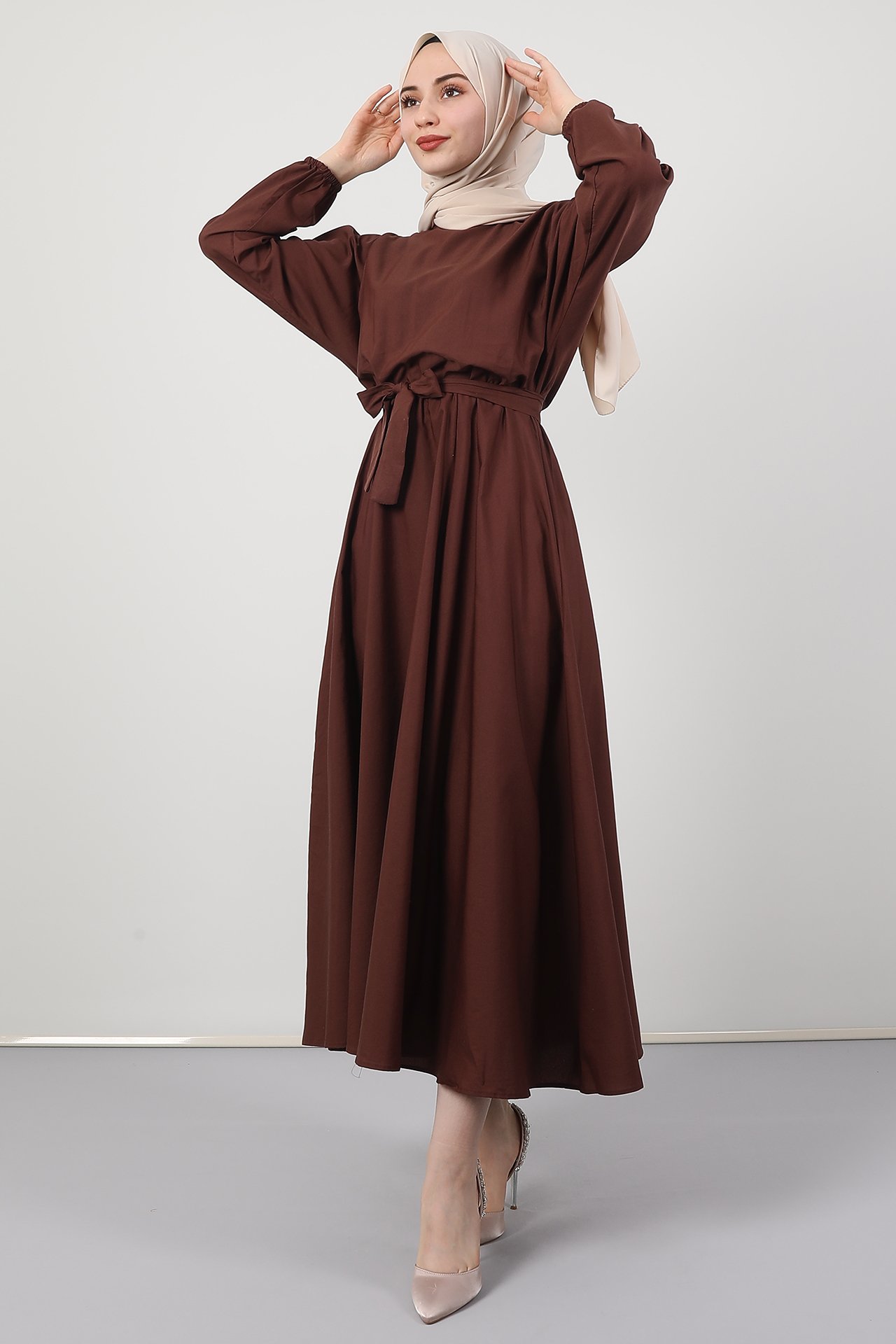 GİZAGİYİM - Giza Beli Lastikli Kloş Tesettür Elbise Kahverengi