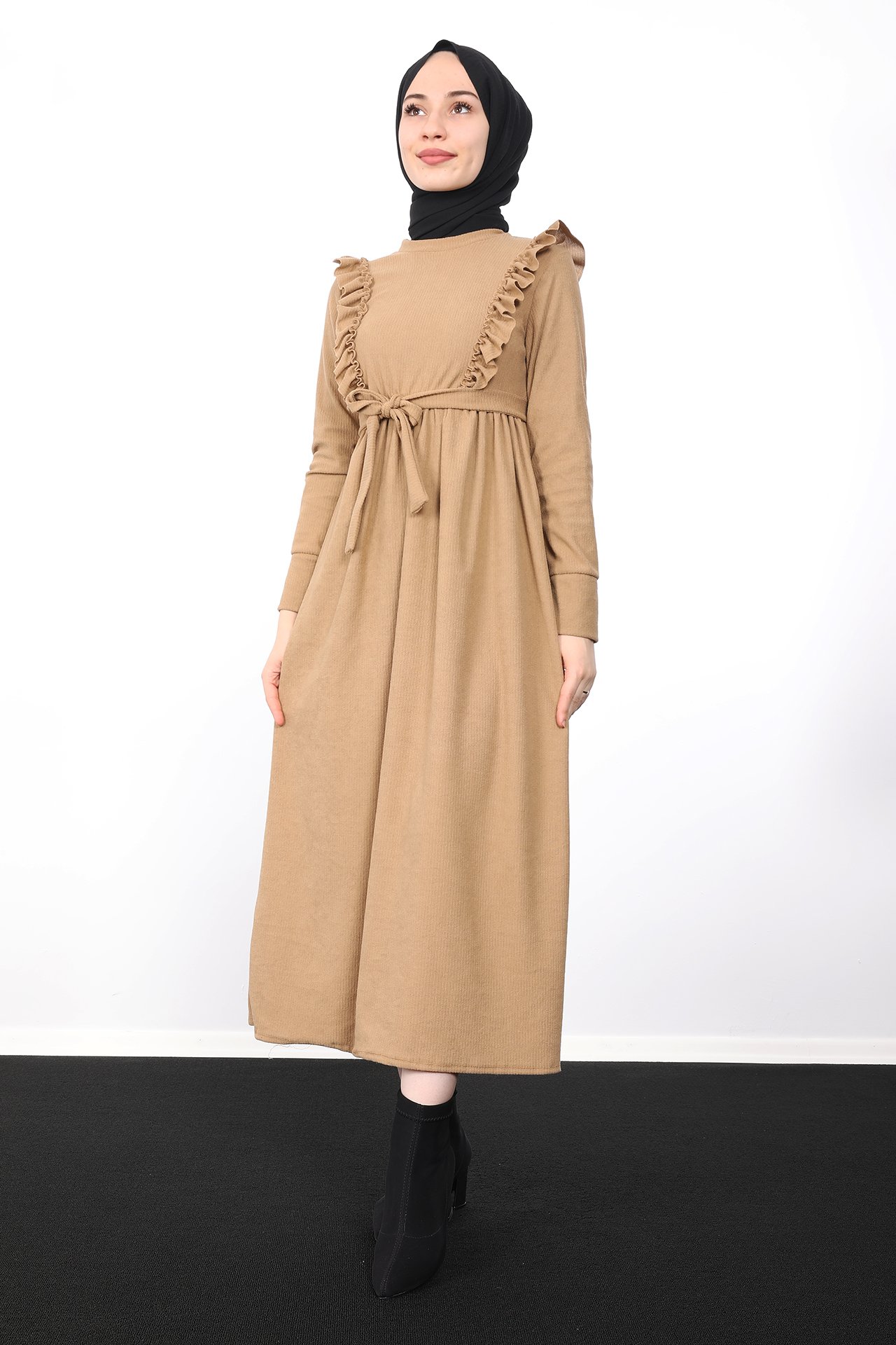 GİZAGİYİM - Önü Fırfırlı Kadife Elbise Bisküvi