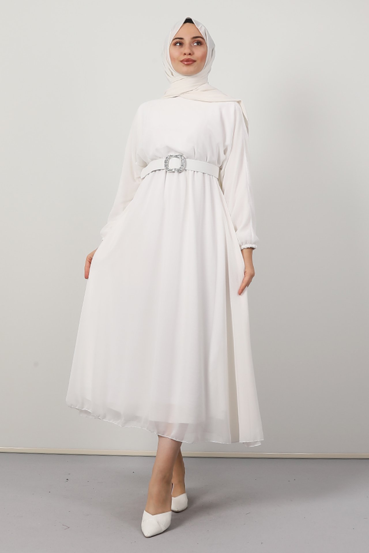 GİZAGİYİM - Kemerli Şifon Elbise Beyaz