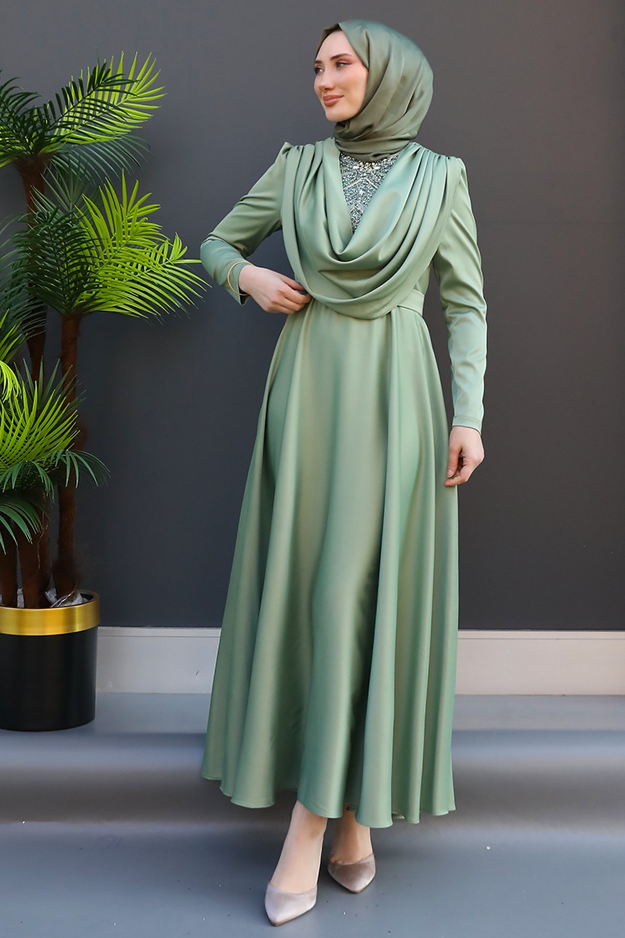GİZ AGİYİM - Taşlı Degaje Tesettür Elbise Soft Yeşil