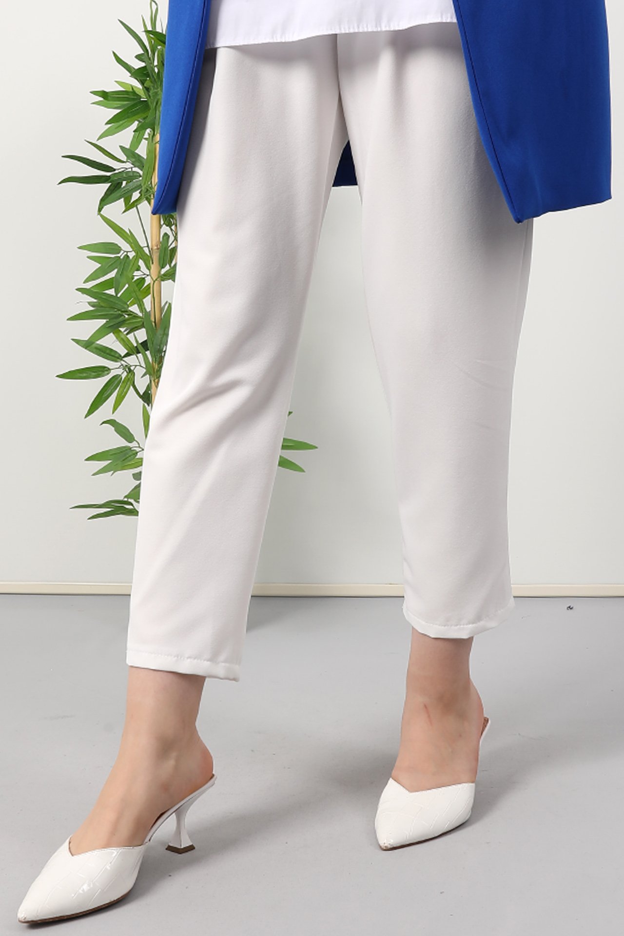 GİZAGİYİM - Önü Pile Detay Pantolon Beyaz