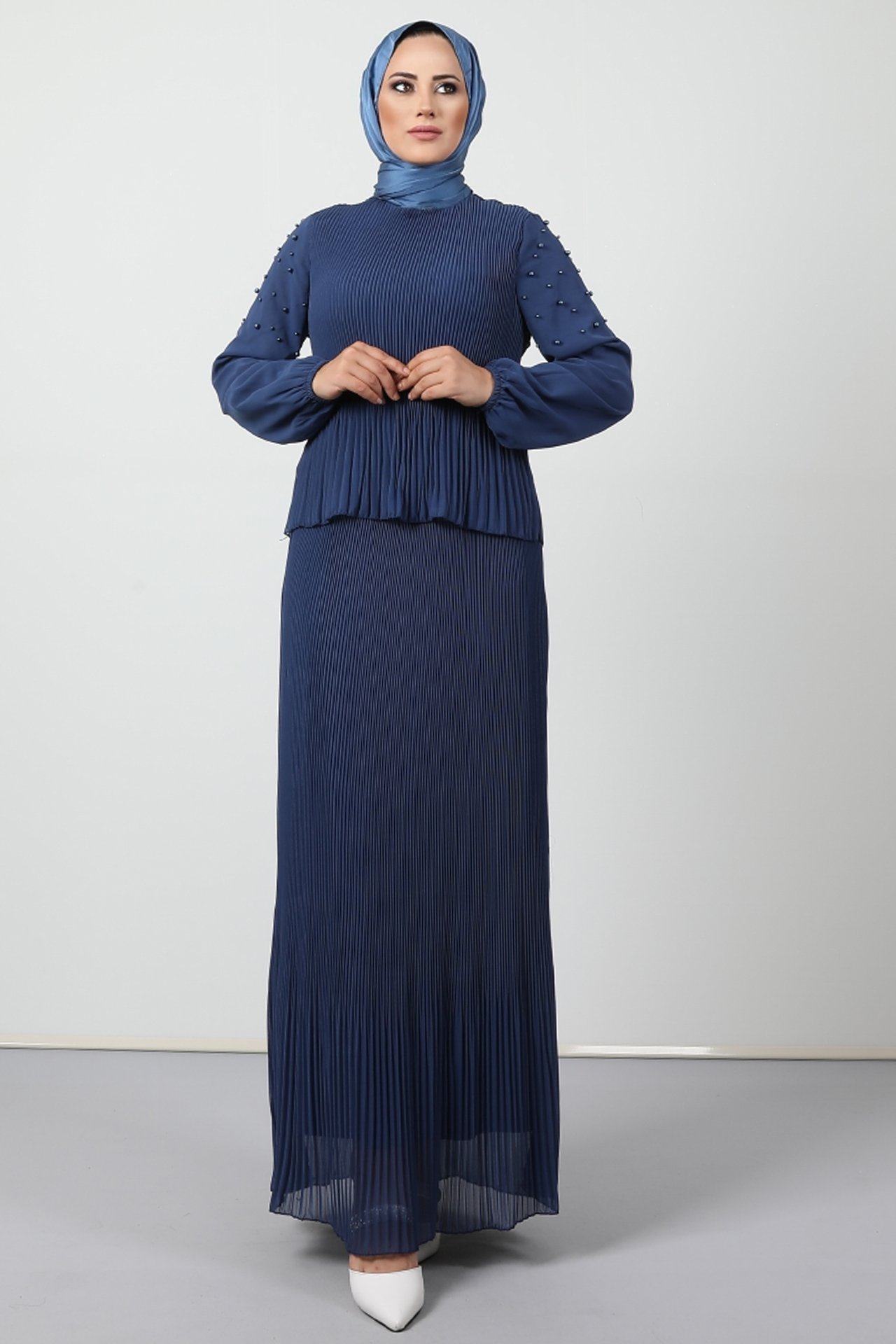 GİZAMİLA - İncili Piliseli Şifon Elbise Koyu Mavi