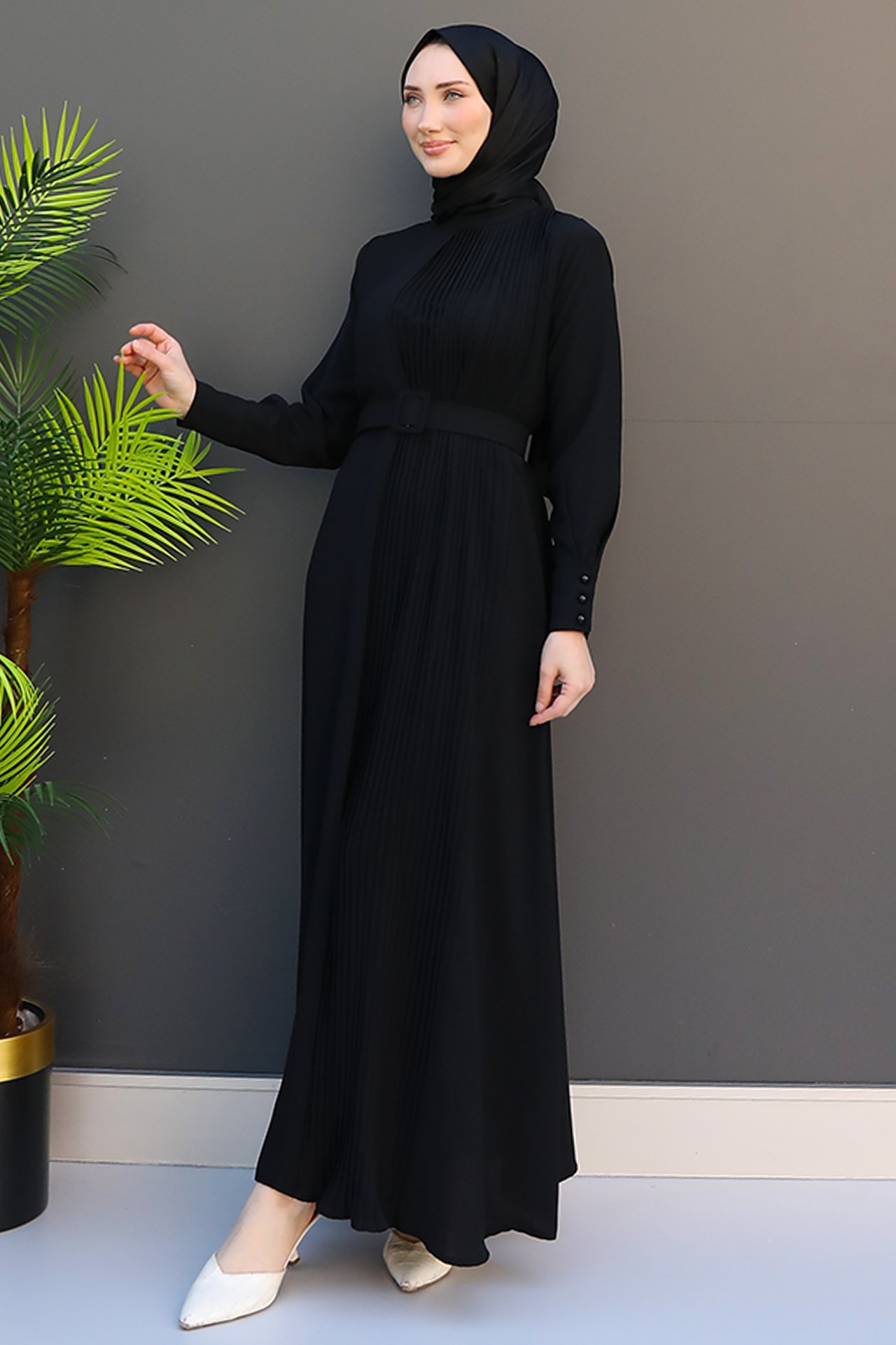 GİZ AGİYİM - Önü Piliseli Kemerli Elbise Siyah