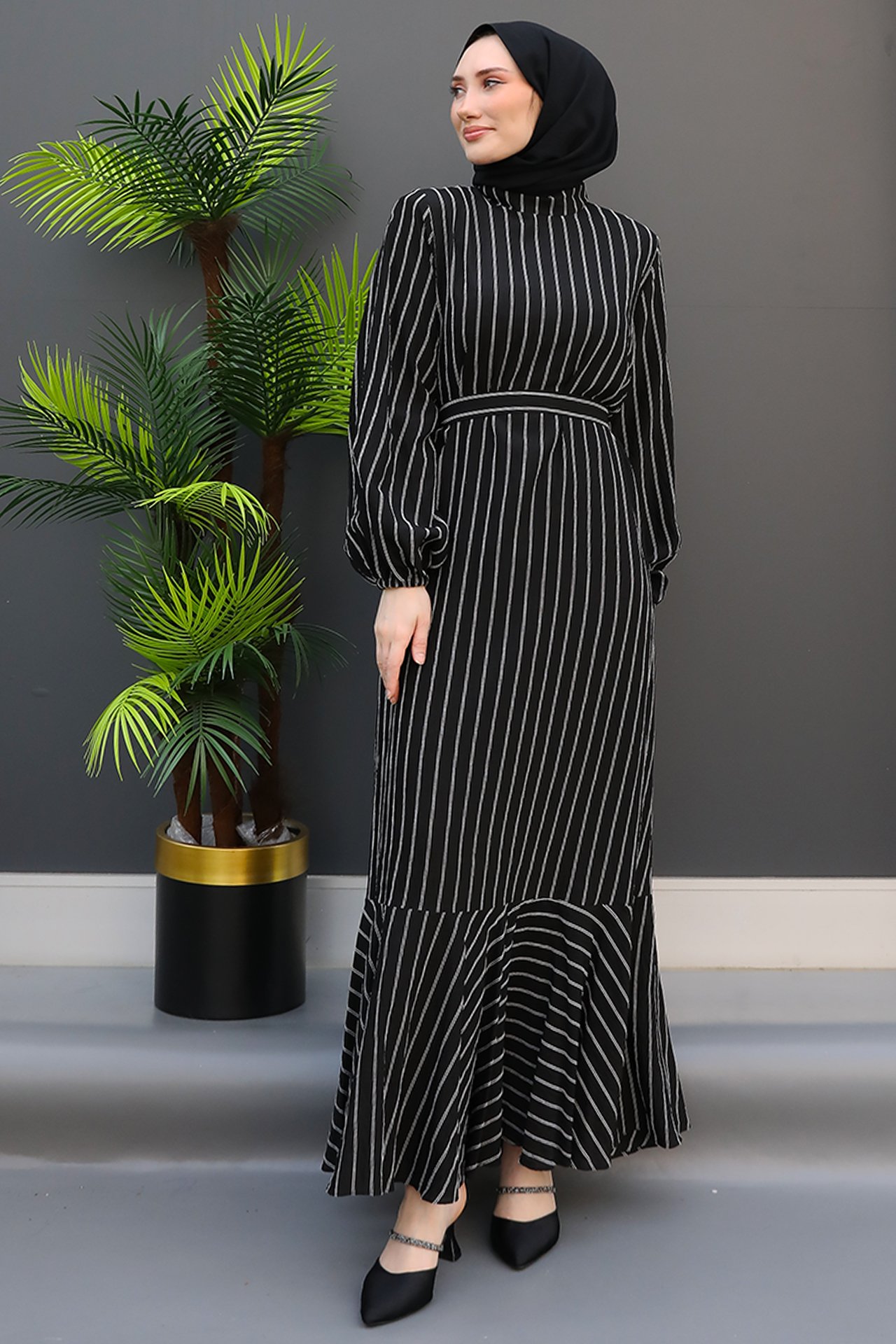GİZ AGİYİM - Çizgili Volanlı Elbise Siyah